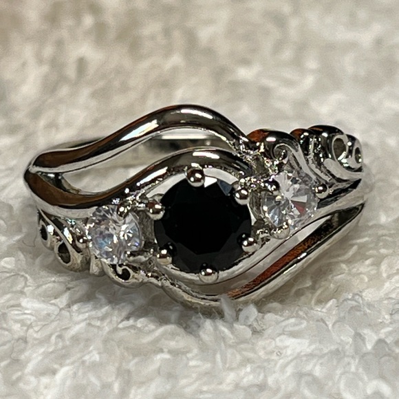 🌸925 Silver and black gemstone ring NEW - Picture 5 of 9